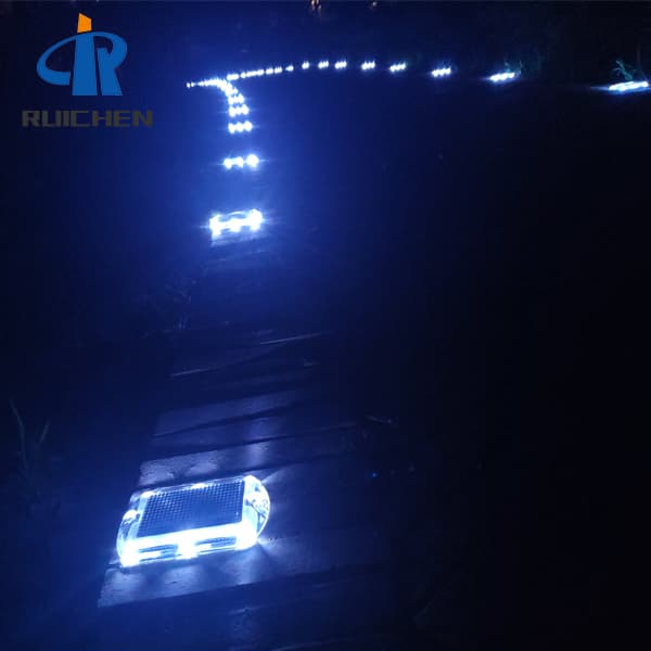 Blue Motorway Solar Cat Eyes In China For Walkway